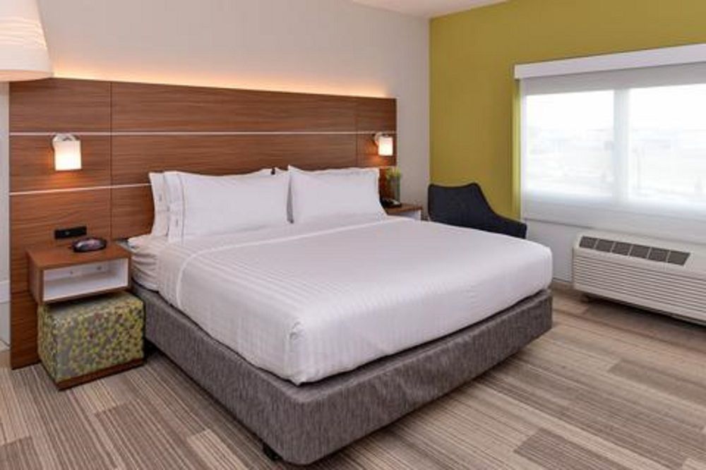 Holiday Inn Express & Suites Greenwood Mall By Ihg Exterior foto